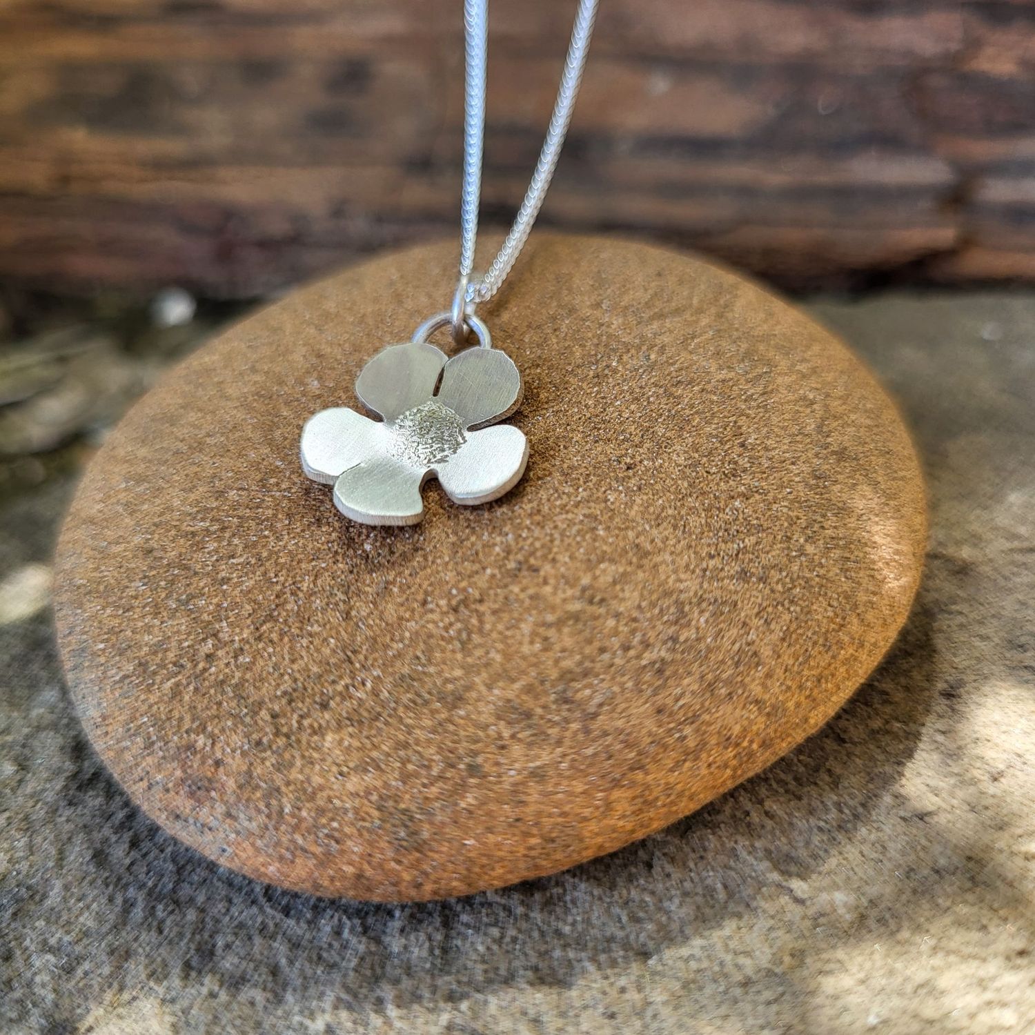 N1800 Buttercup pendant