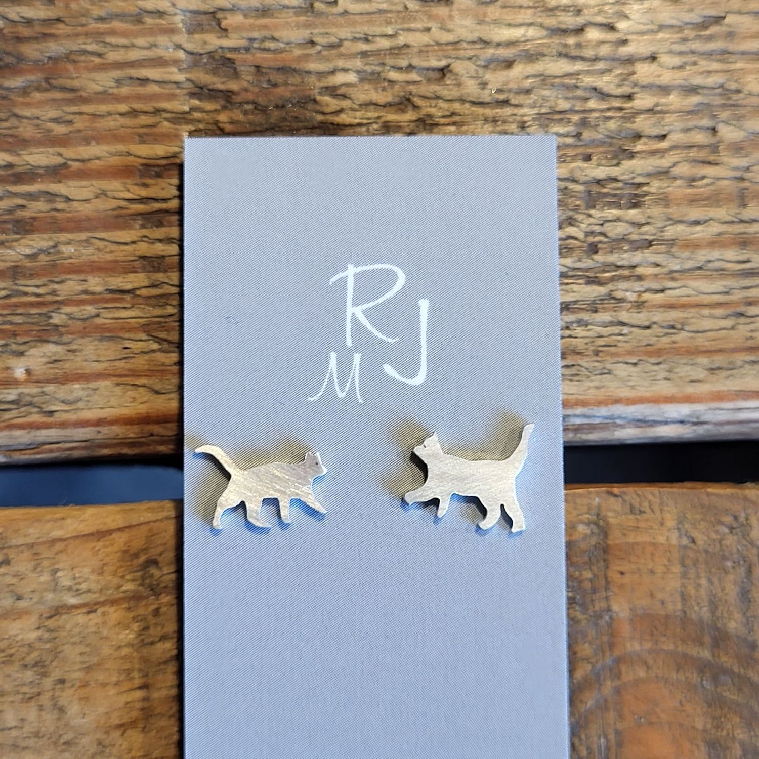 3159 Walking Cat studs