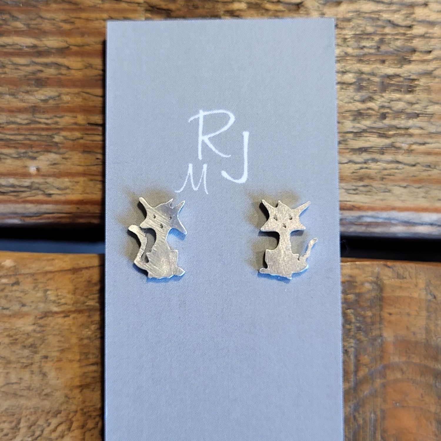 2913 Scaredy Cat studs