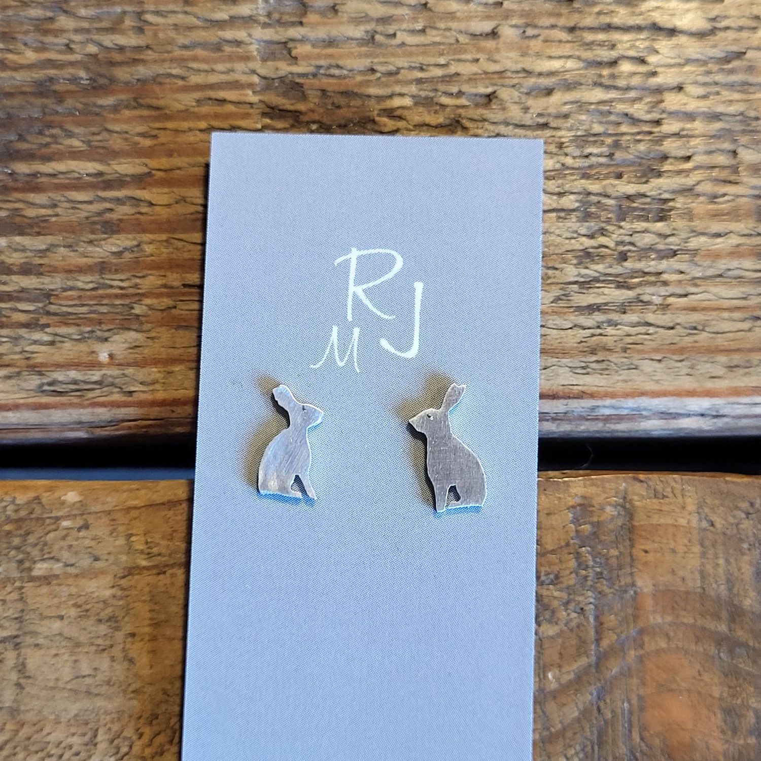 3221 Sitting Hare studs