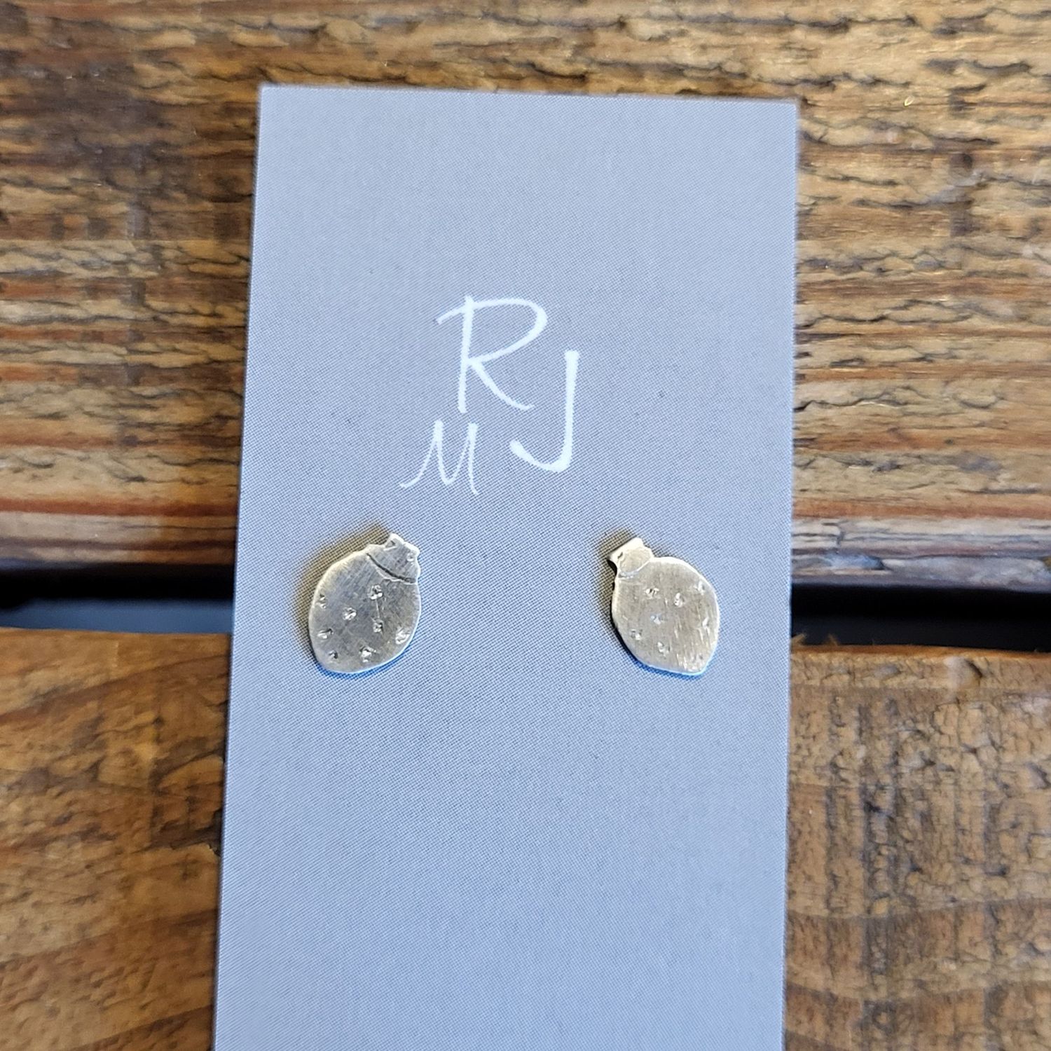 1630 Ladybird studs