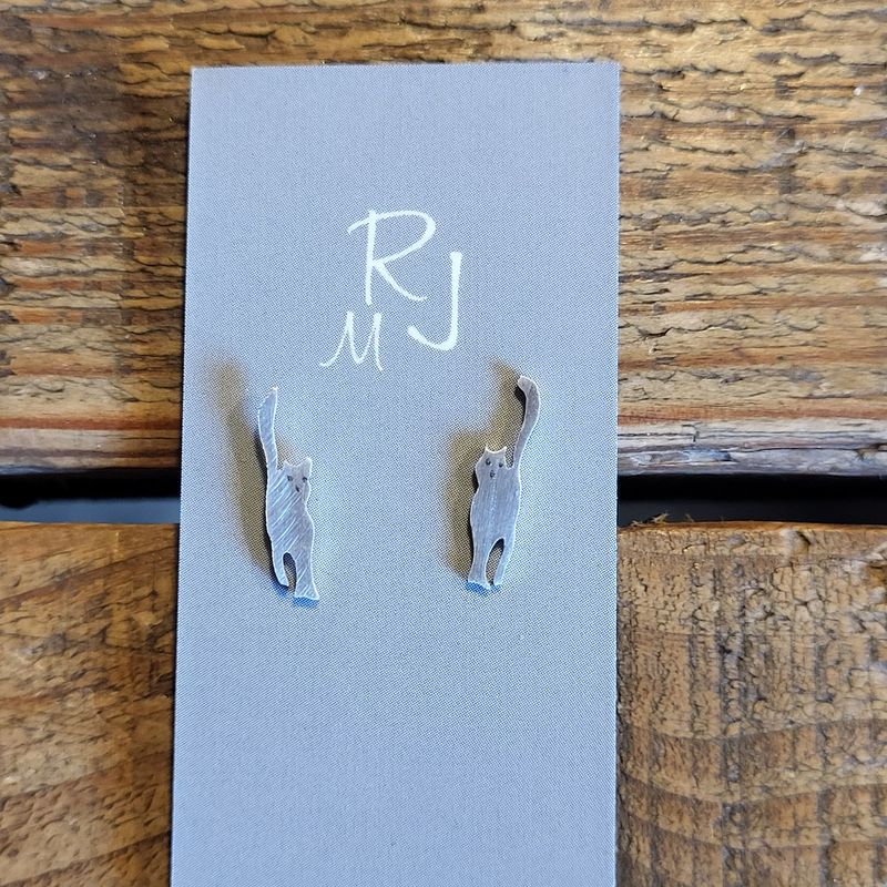 3235 Catwalk studs