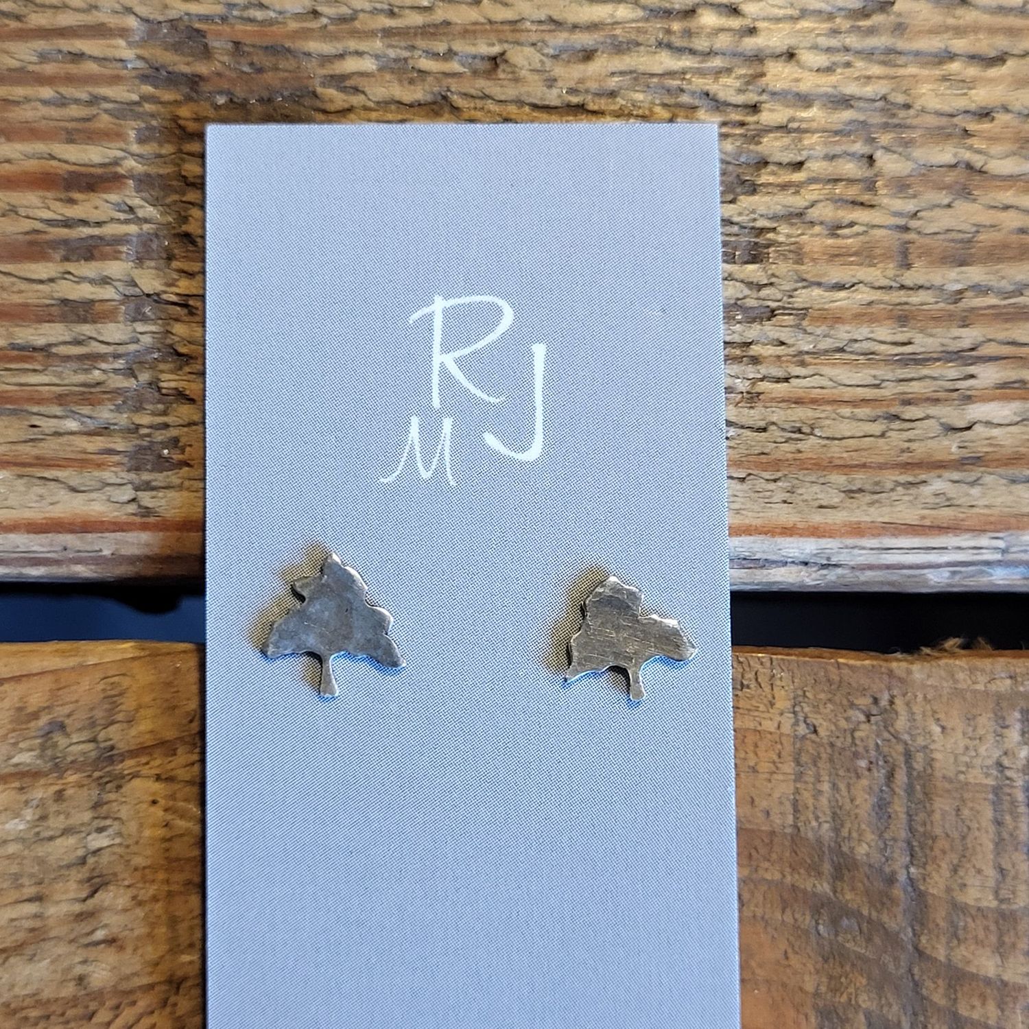 833 Small Oak Tree studs