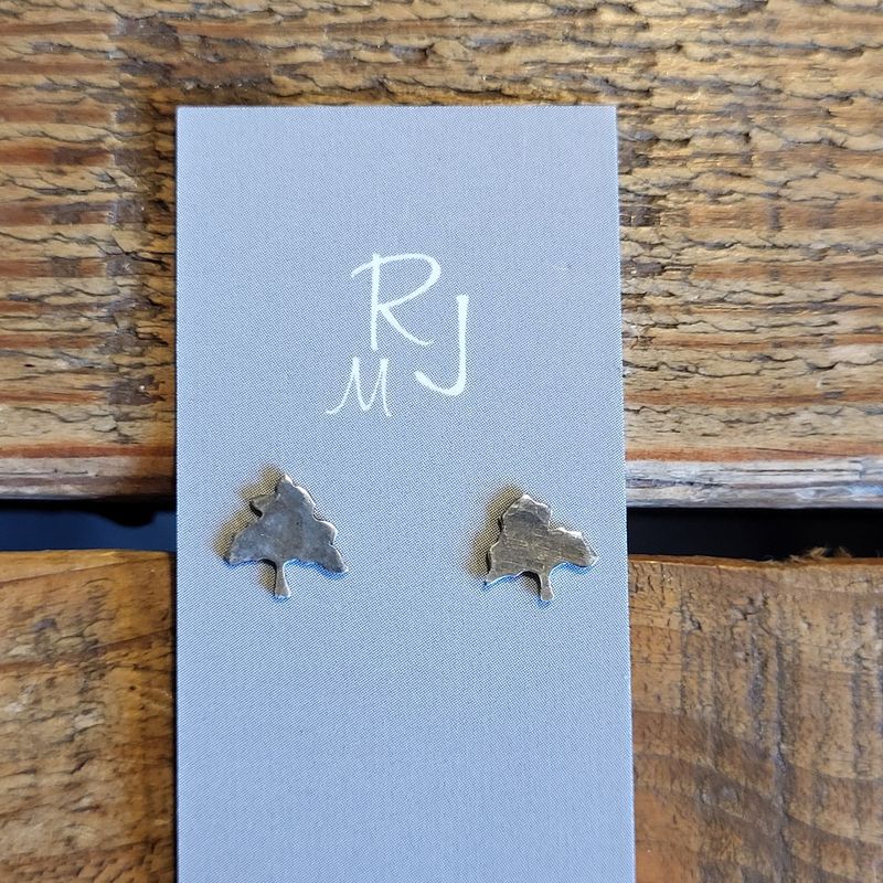 833 Small Oak Tree studs