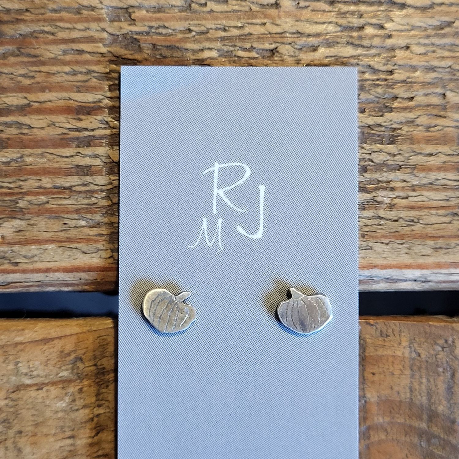 2891 Small Pumpkin studs