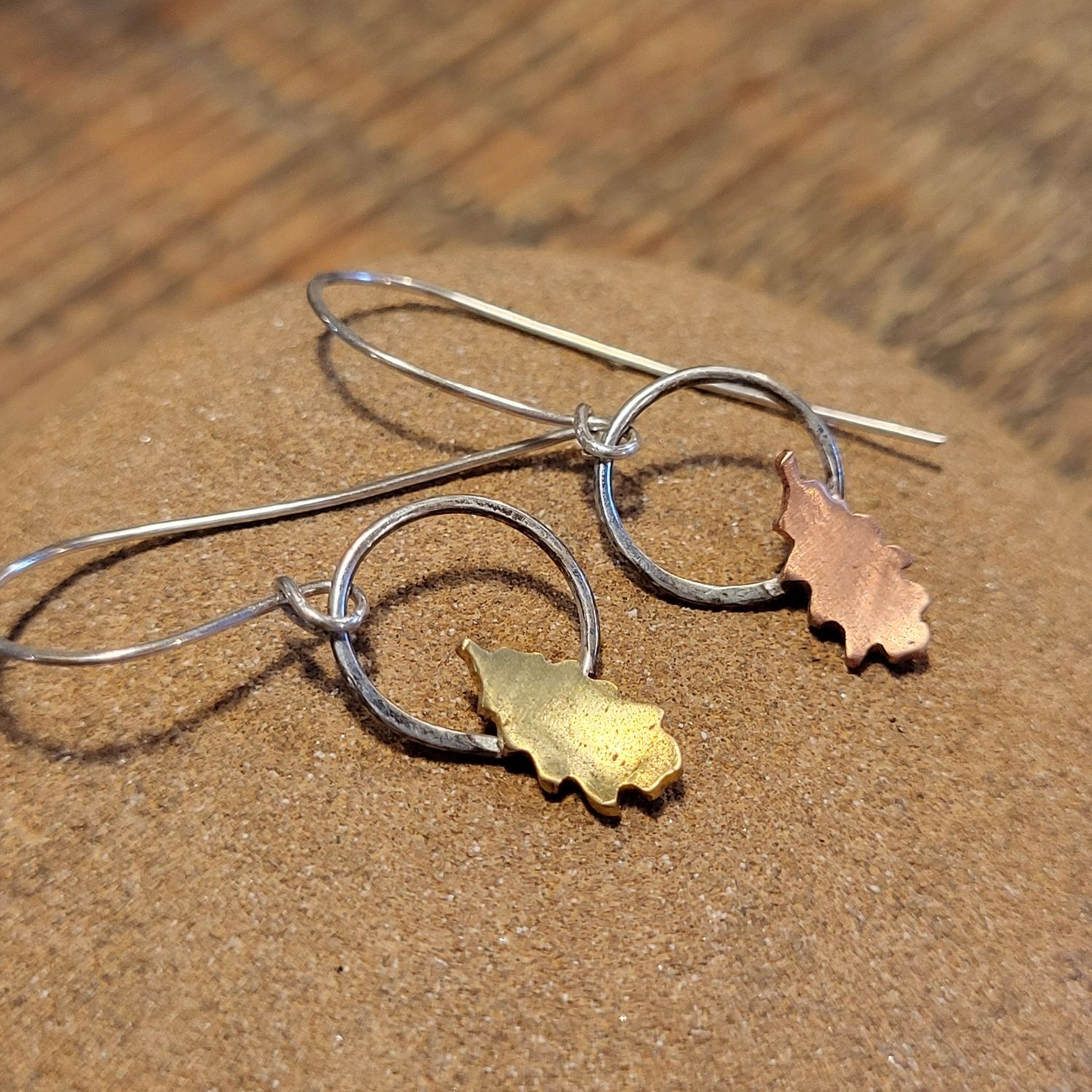 2632 Autumn Oak Leaf earrings