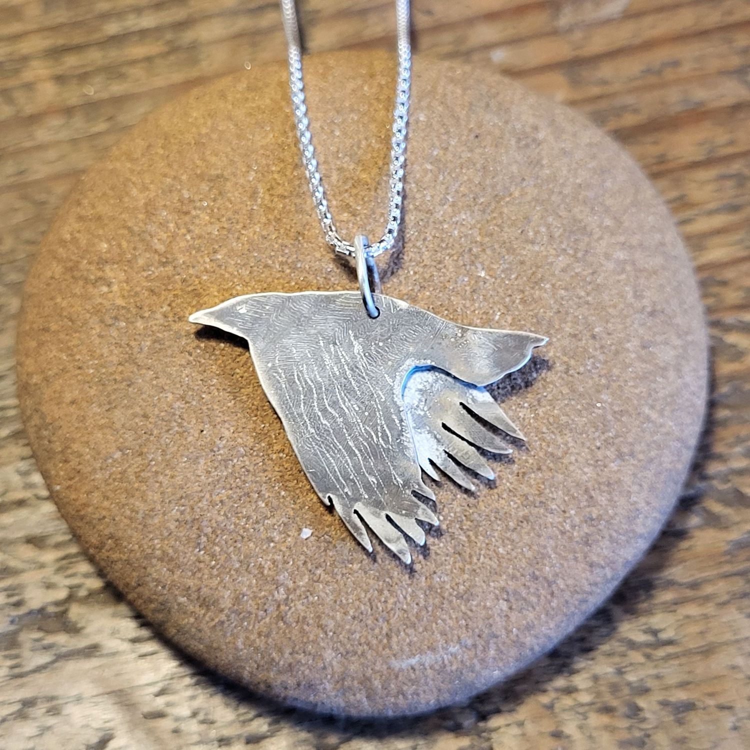 N1834 Raven in Flight pendant
