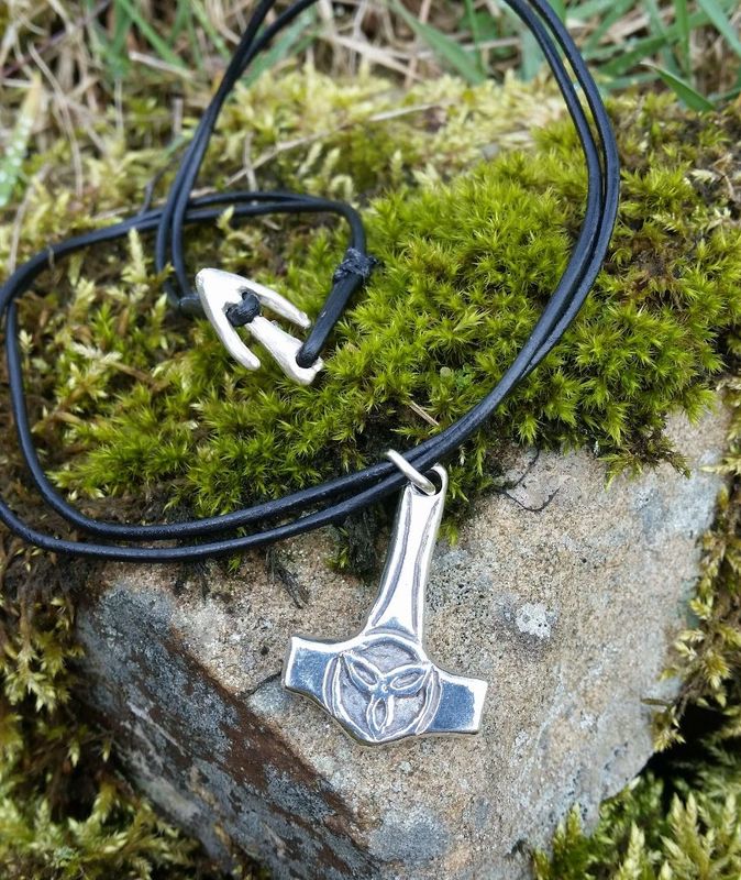 N859 Thor's Hammer pendant