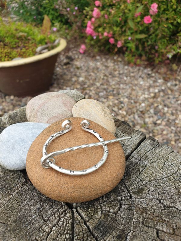 Br91 Shawl Pin