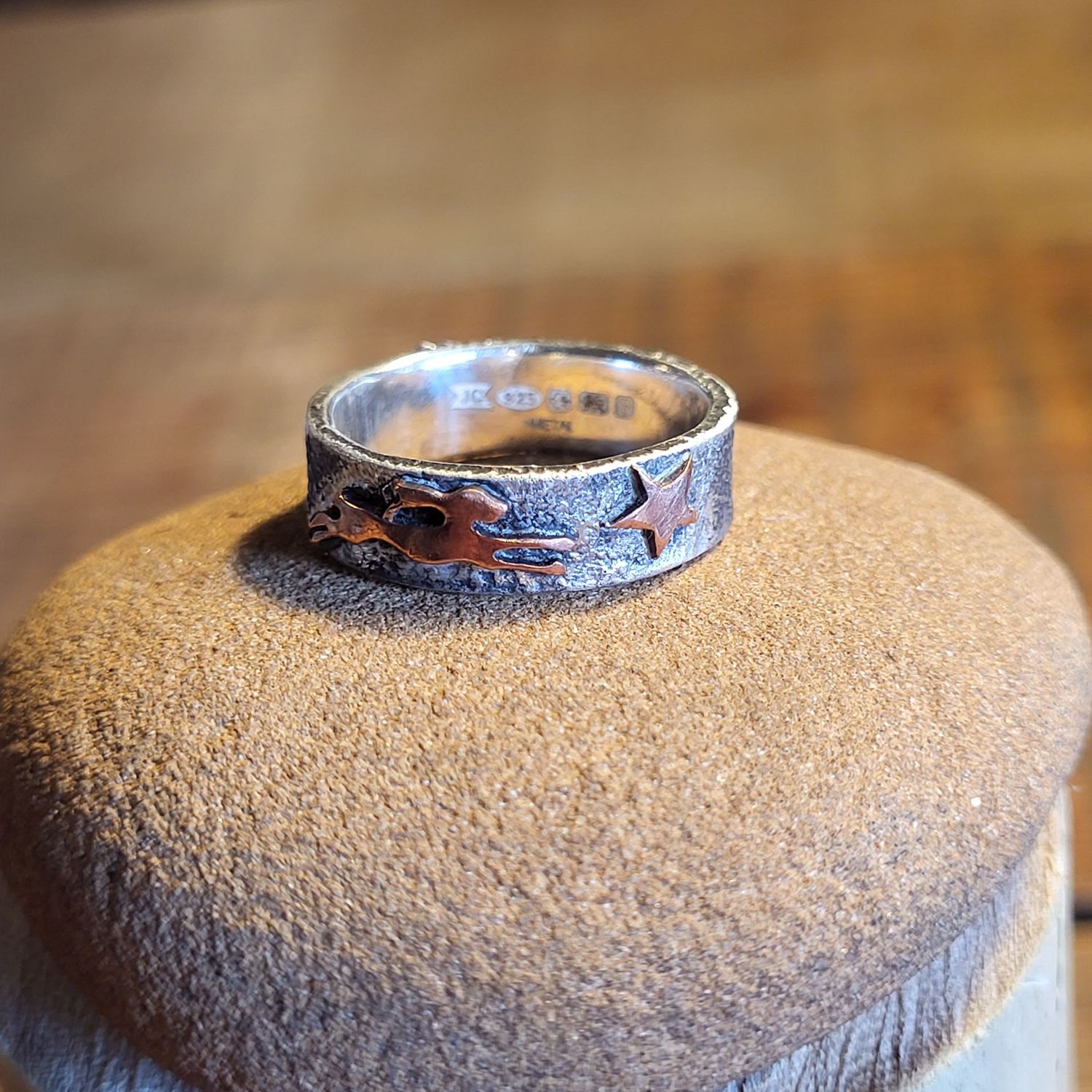 R724 Reticulated ring with Copper Hare and Star R724 Reticulated ring with Copper Hare and Star