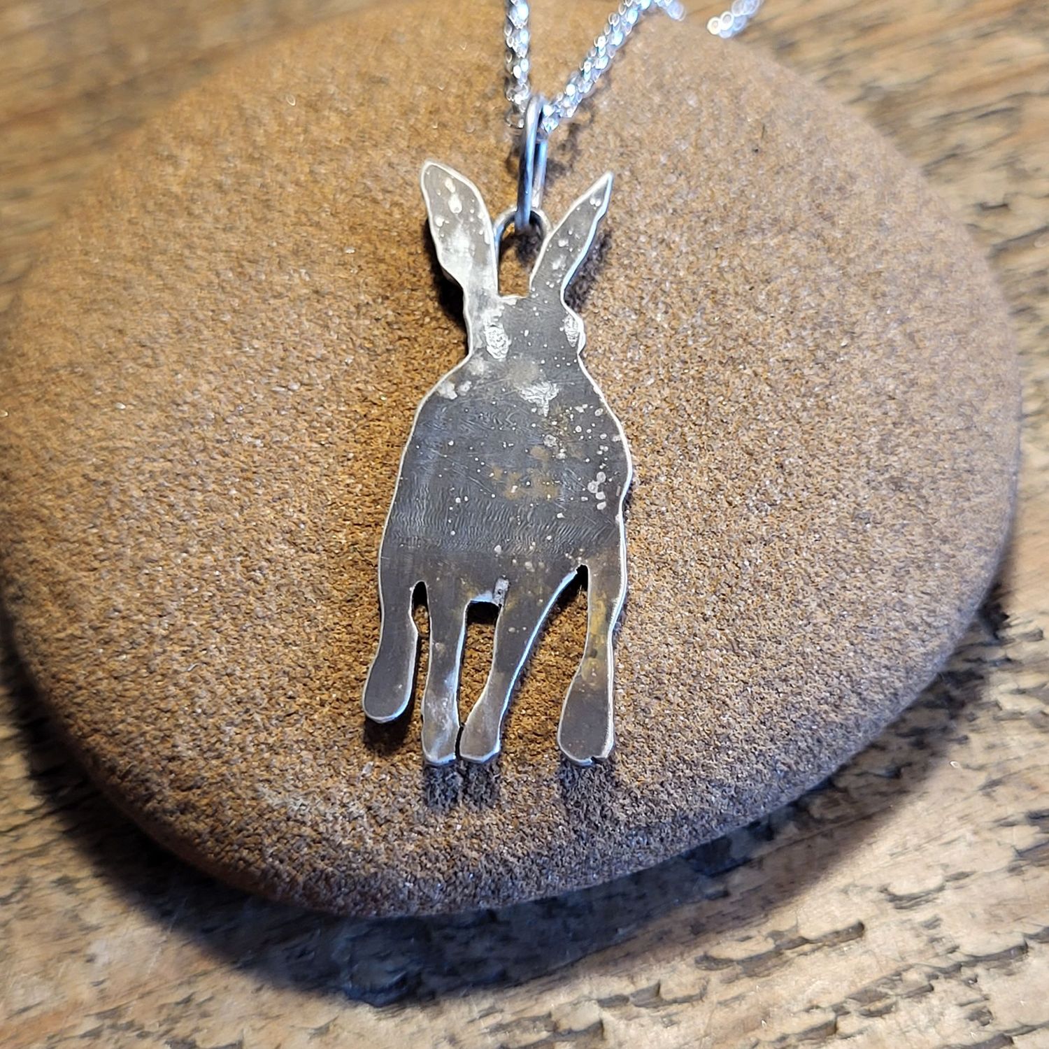 N1922 Large Approaching Hare pendant