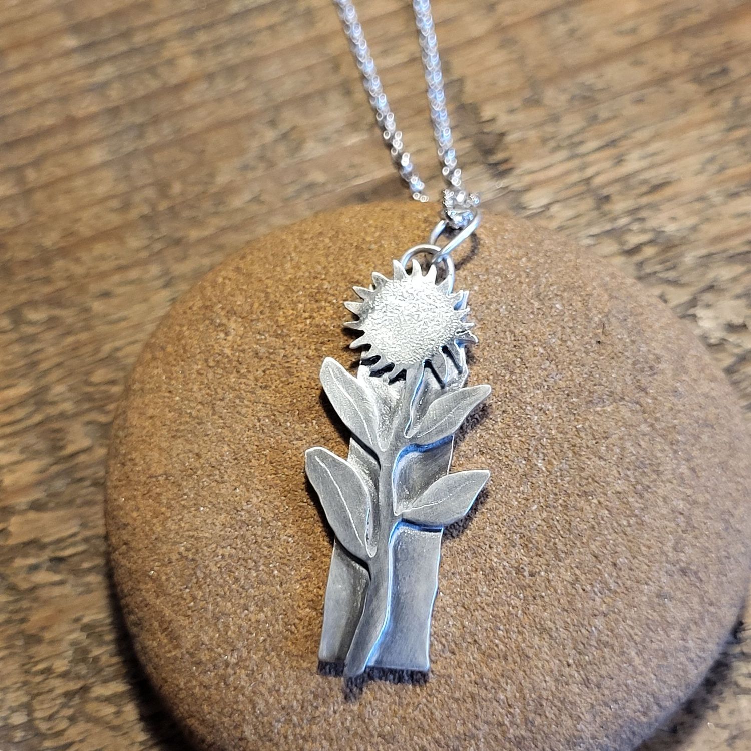 N1923 Large Sunflower pendant