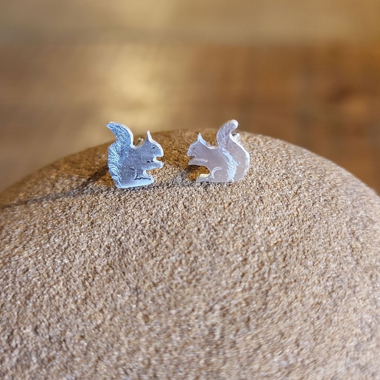 3275 Squirrel studs