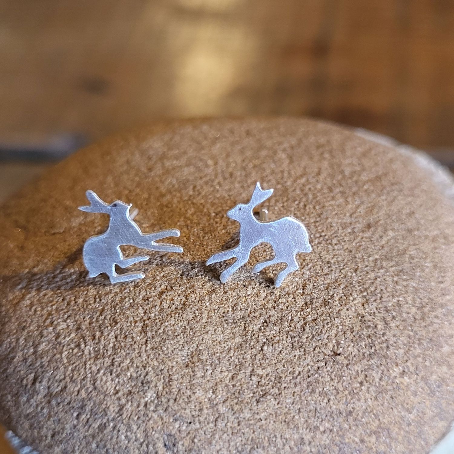 3278 Running Hare studs
