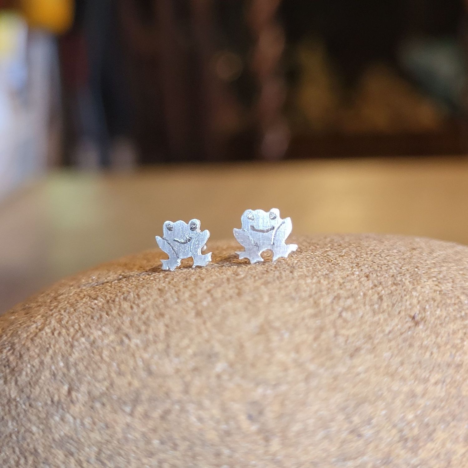 3287 Tiny Frog studs