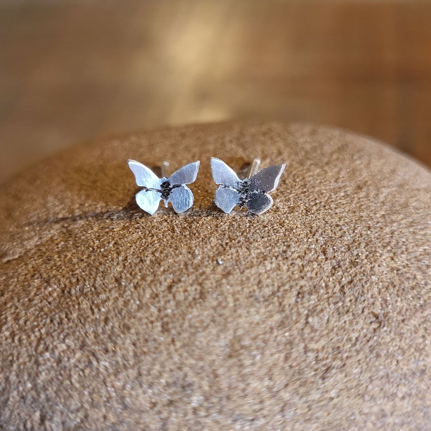 3295 Small Butterfly studs