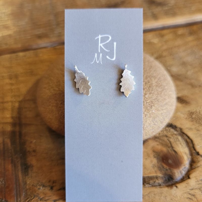 3356 Oak Leaf studs