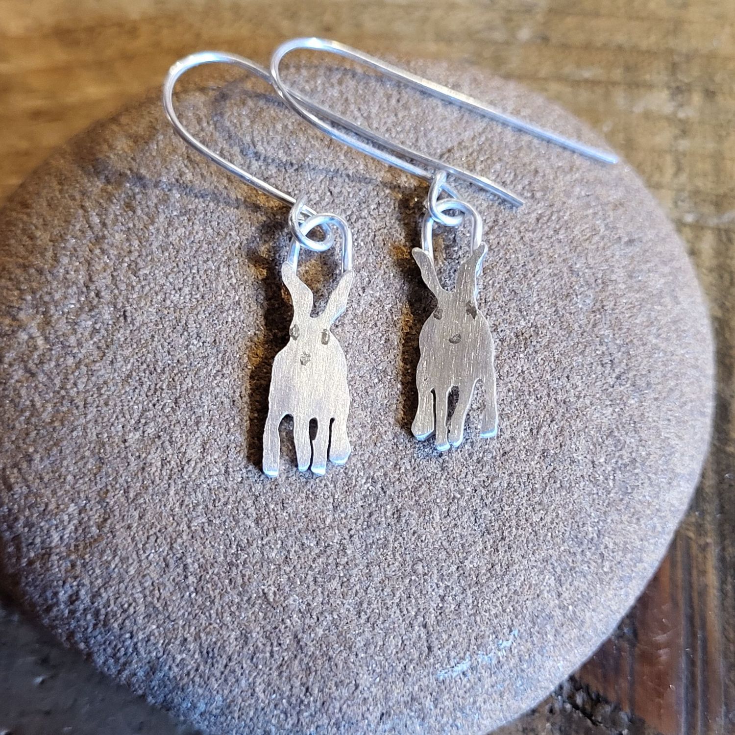 3372 Approaching Hare earrings