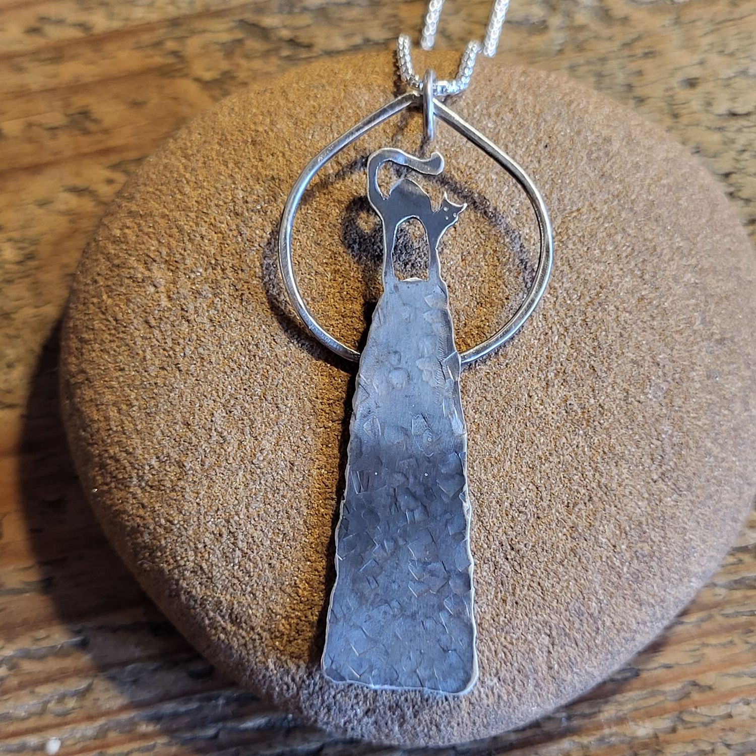 N1971 Arching Cat on the Gatepost pendant N1971 Arching Cat on the Gatepost pendant