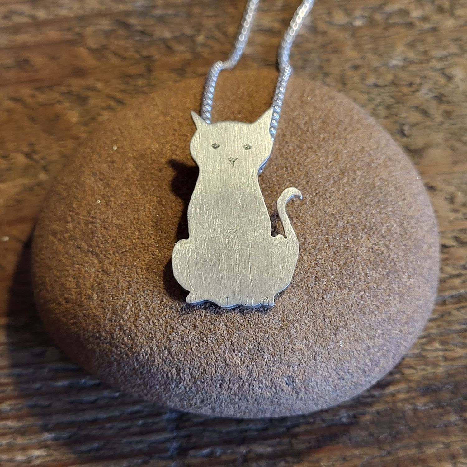 N1968 Large Sitting Cat pendant N1968 Large Sitting Cat pendant