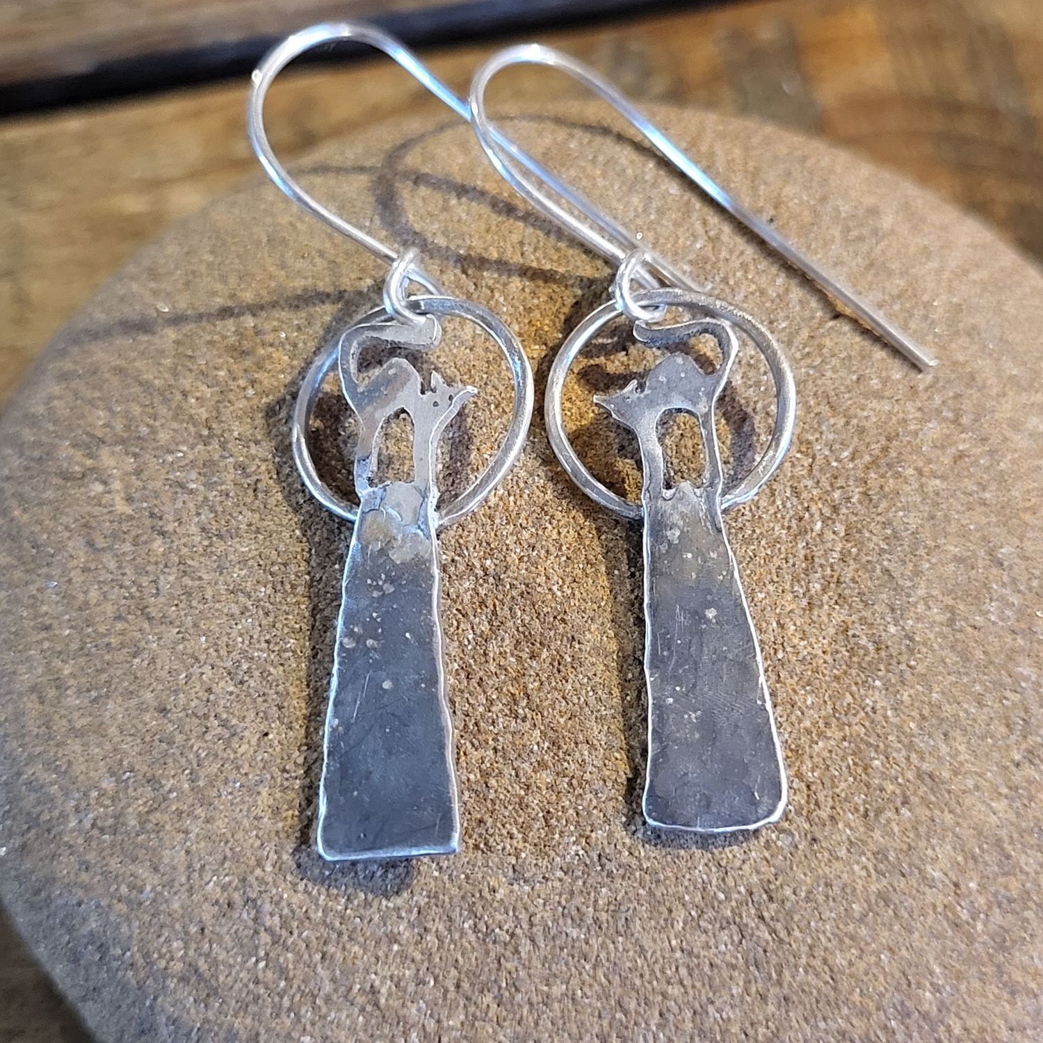 3389 Arching Cat on the Gatepost earrings