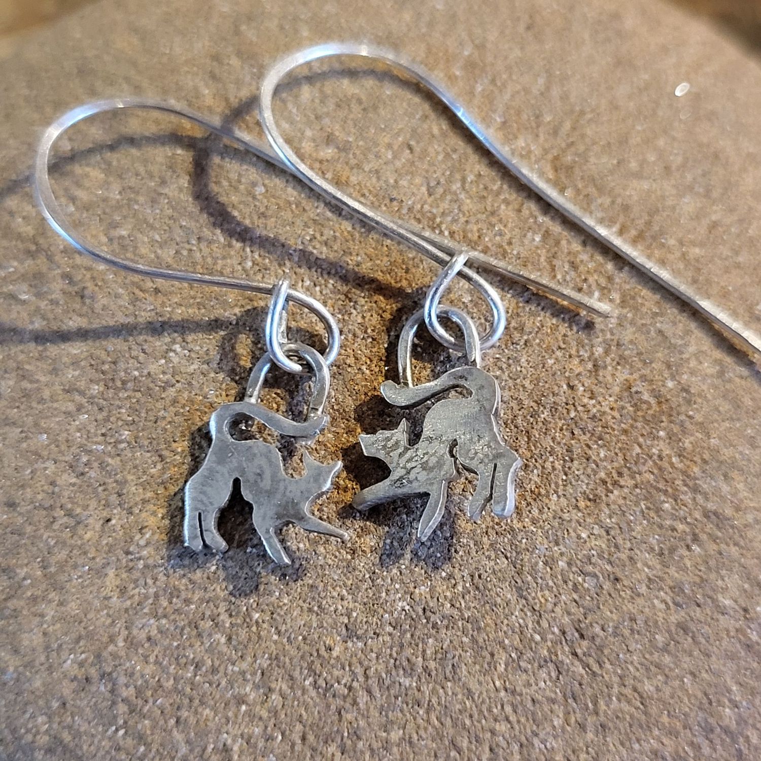2868 Tiny Playful Cat earrings