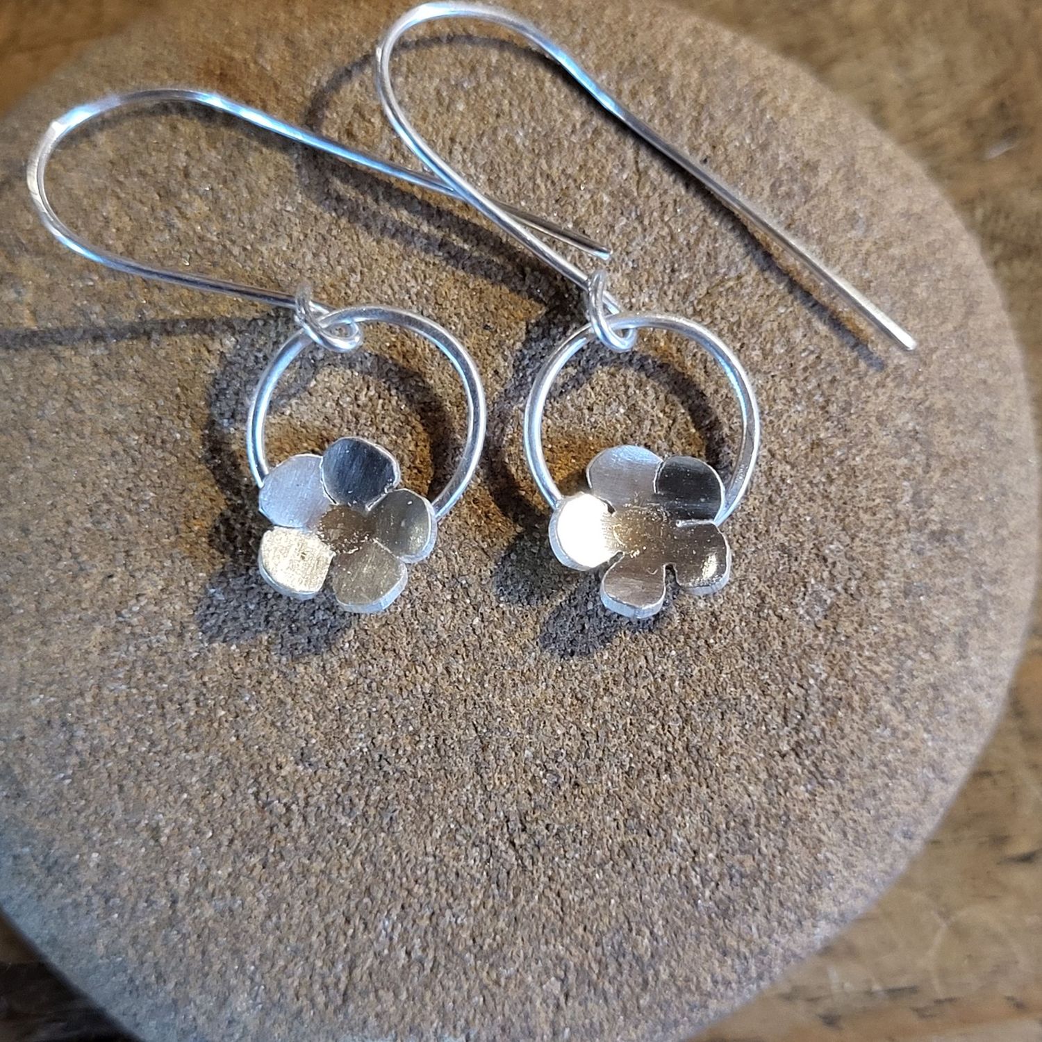 3320 Small Buttercup earrings 3320 Small Buttercup earrings