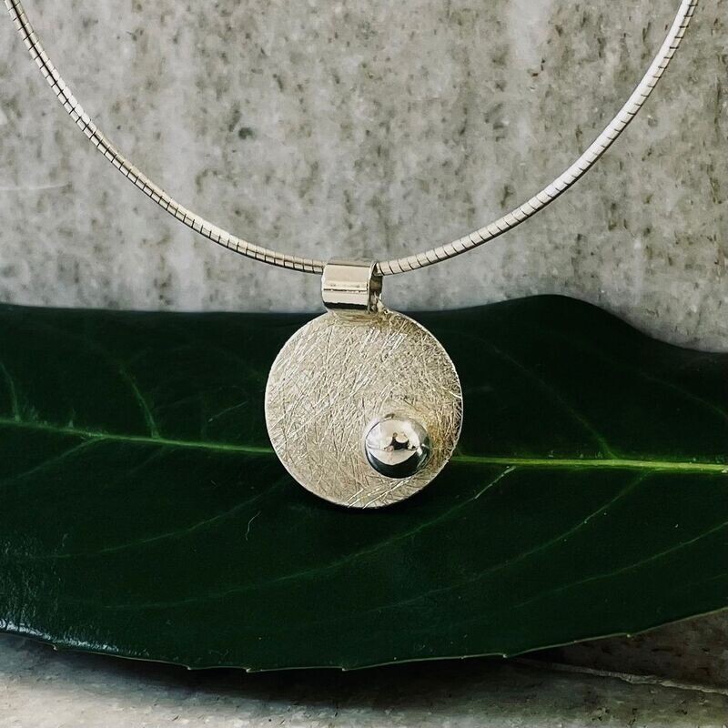 Handgefertigter Anhänger 925/- Silber | Kugel
