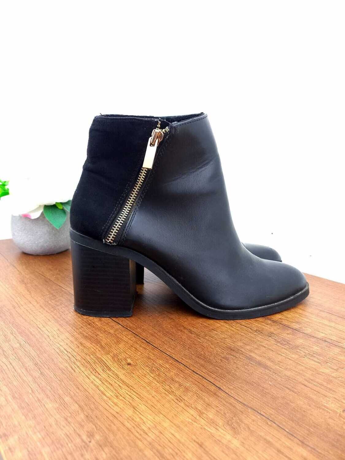 STRADIVARIUS | Botines En Cuero Cremallera Lateral | Talla 40