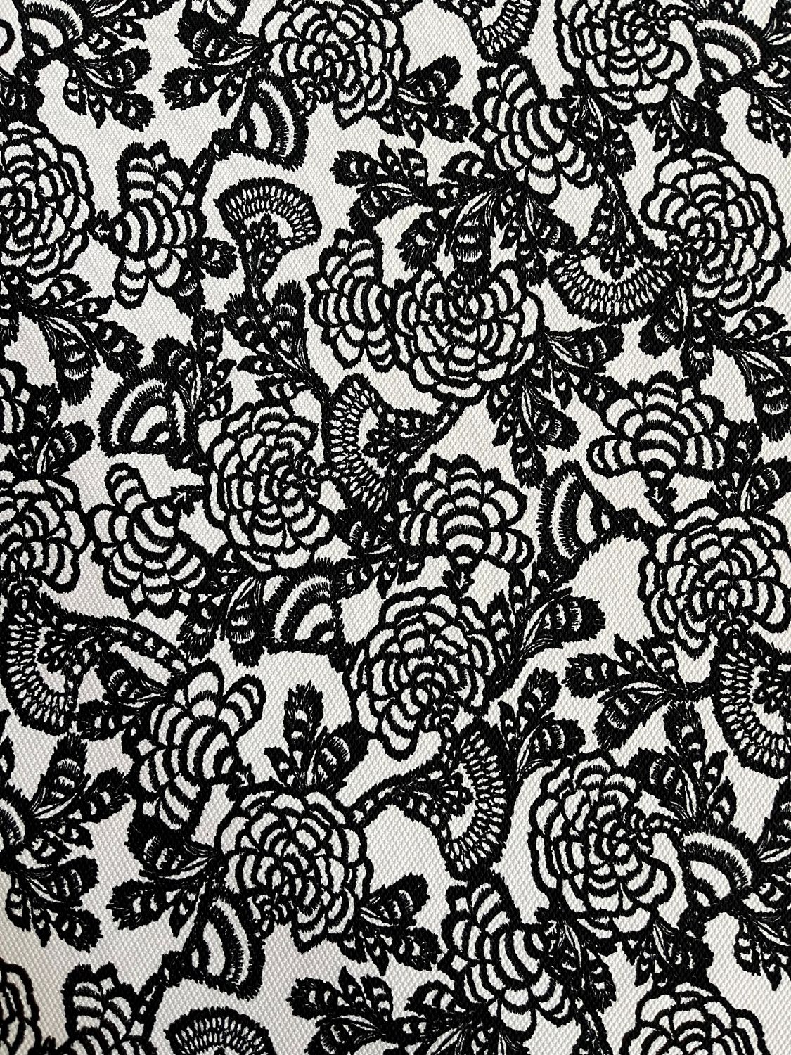 RETAL PIQUE ESTAMPADO FLORES NEGRAS