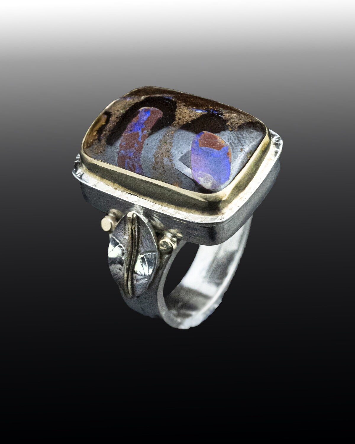 Opal ring with leaves