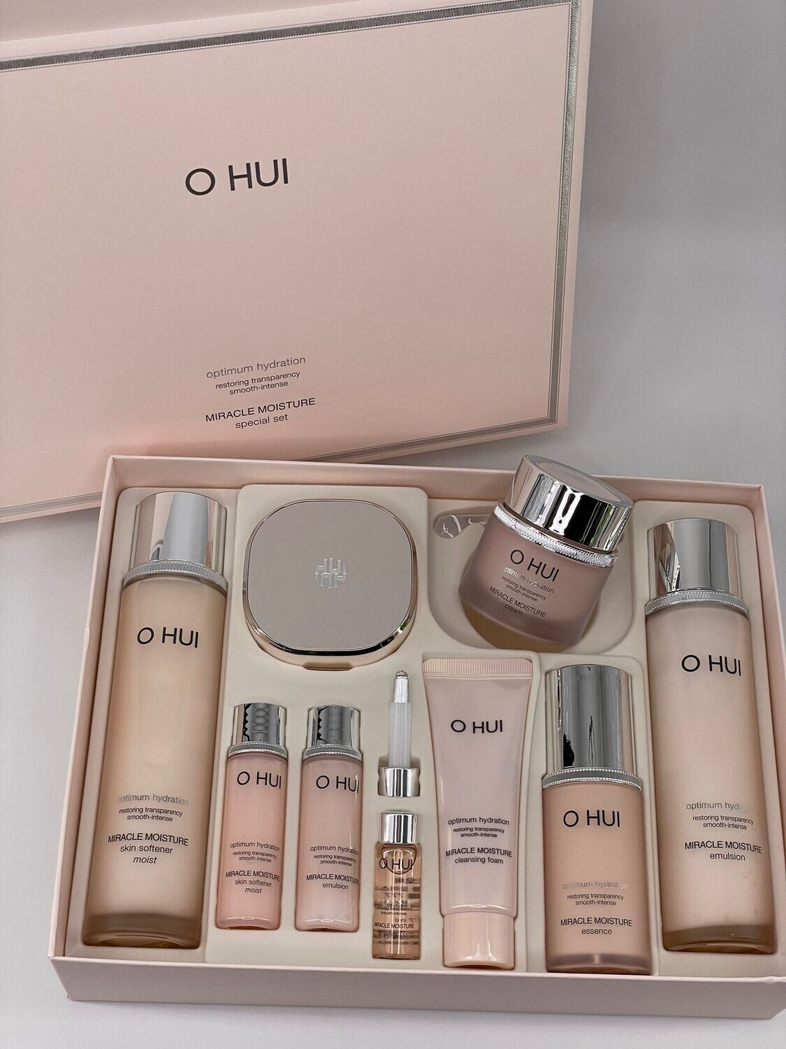 O HUI Miracle Moisture Special Set