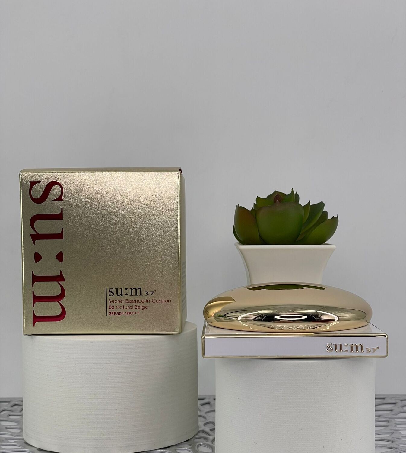 Su:m37 Secret Essence-in-Cushion  SPF50+/PA+++ Tone: 02 Natural Beige