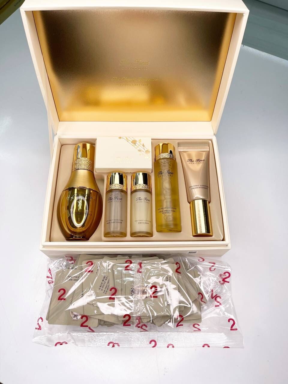 THE FIRST GENITURE SYM-ESSENCE Special Set