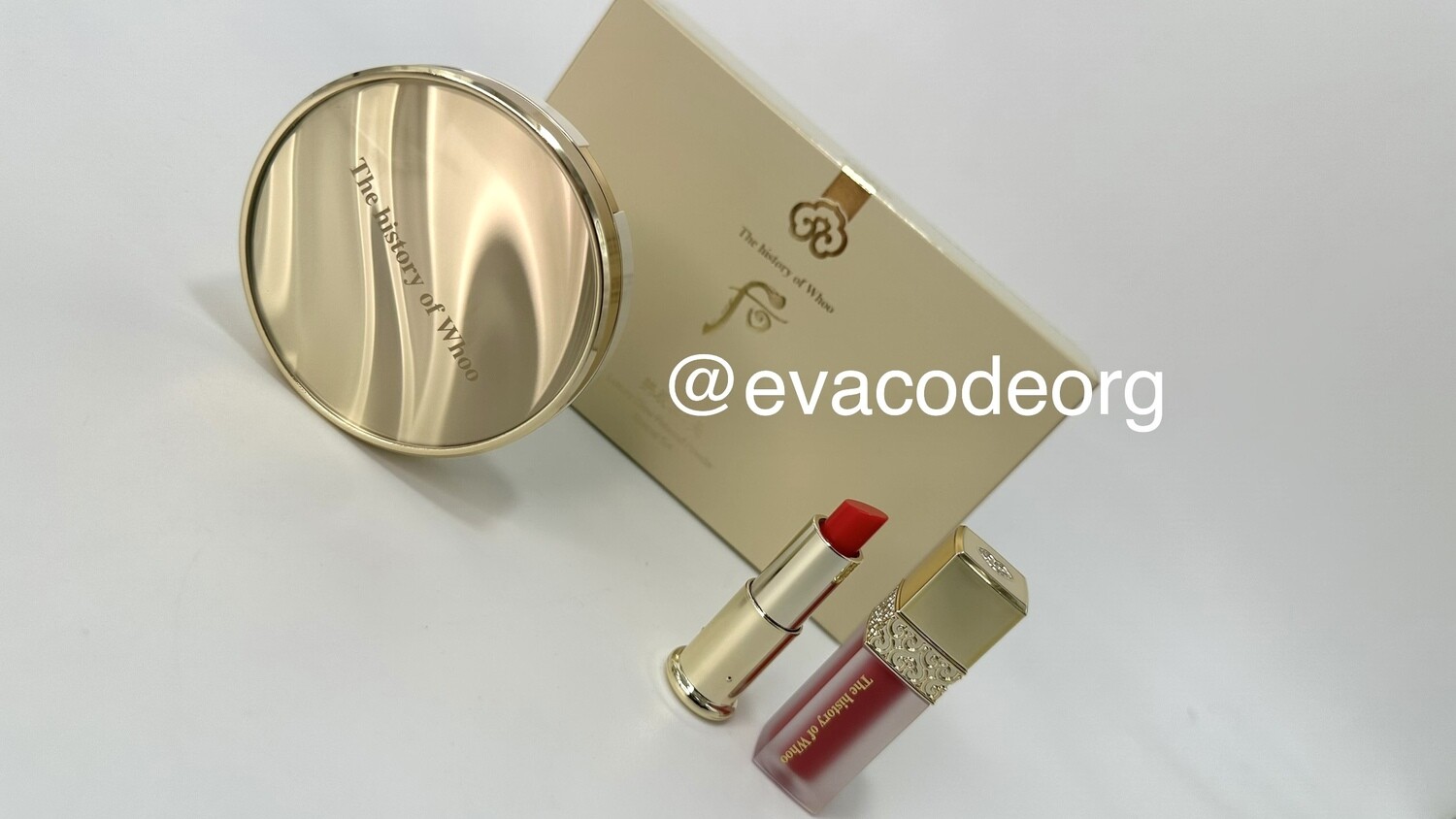 The history of Whoo Luxury Glow Pressed Powder Special Set SPF30/PA++ (вес 180 гр)
