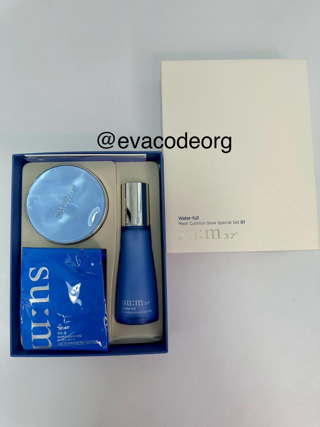 SU:M37 Water-full Mesh Glow Special Set тон 01 с мистом (вес 480 гр)
