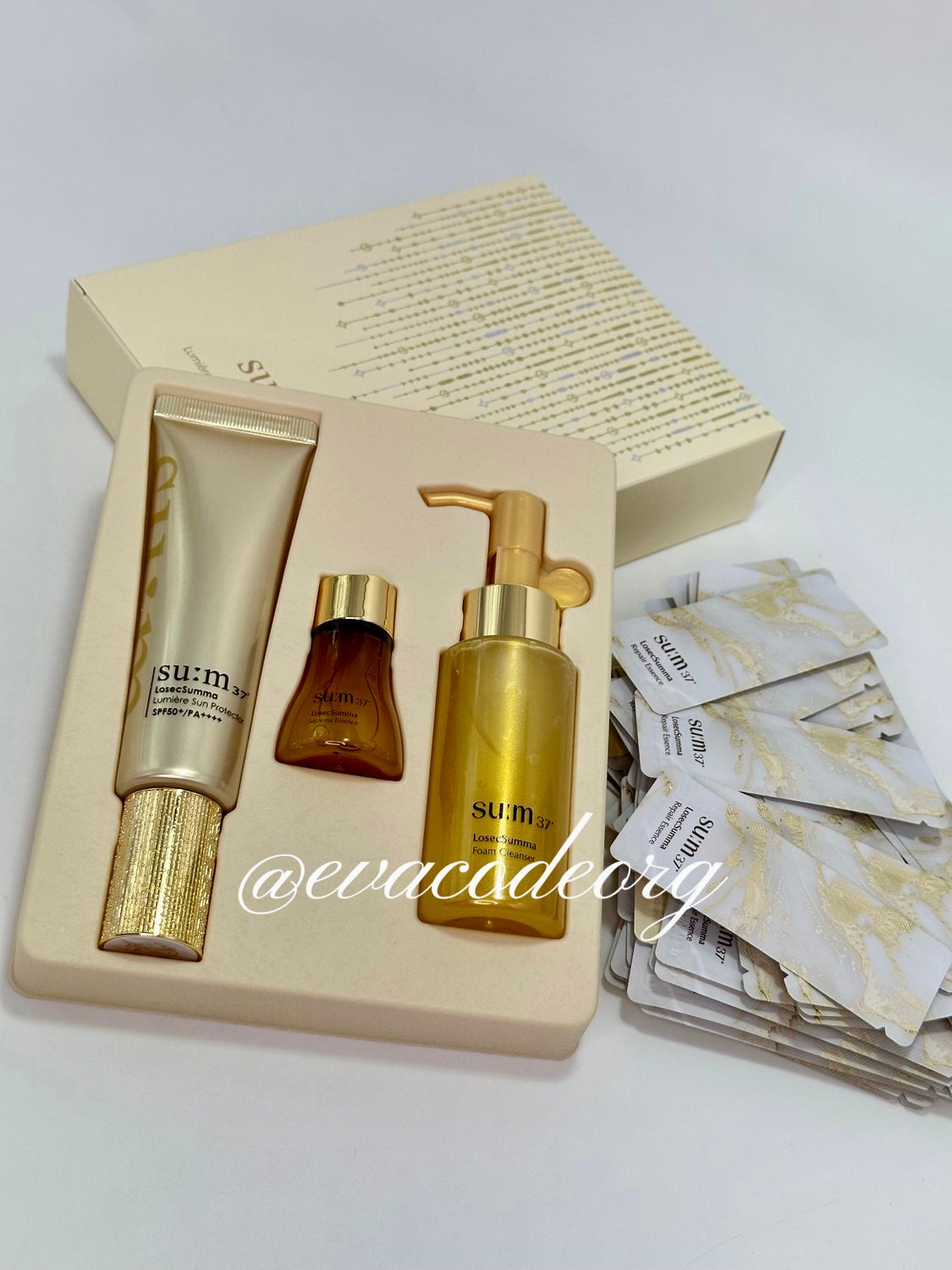 SU:M37 LosecSumma Lumiere Sun Protector Special Set с эссенцией (вес 500гр)