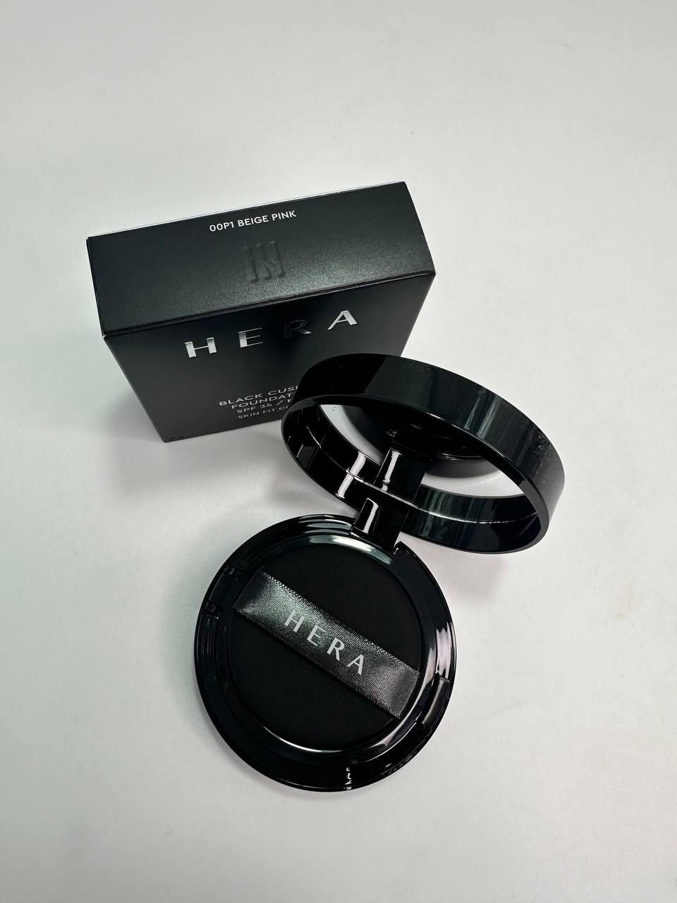 HERA Black Cushion Foundation SPF 34/ PA++ тон 00P1 Beige Pink (вес 90 гр)