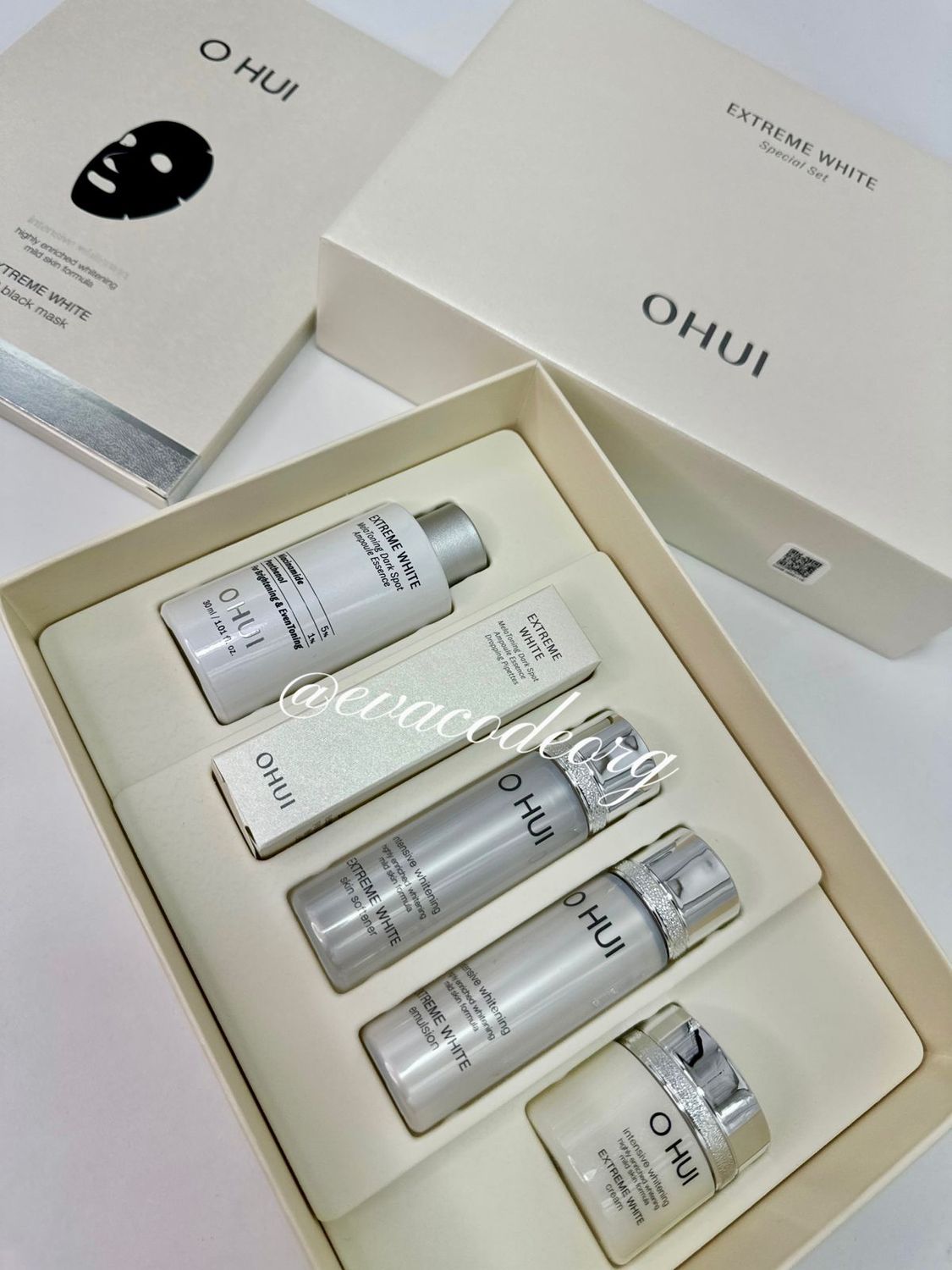 O HUI Extreme White MelaToning Dark Spot Ampoule Essence Special Set вес ( 440гр)