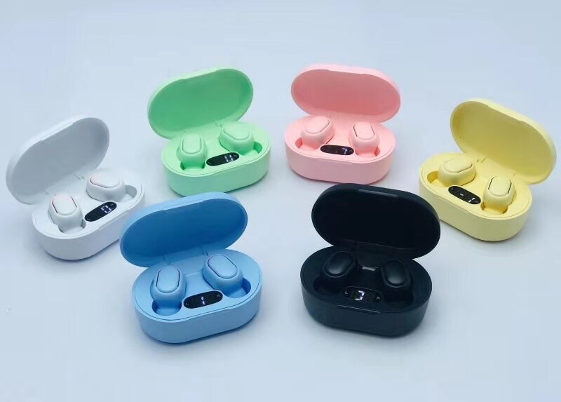 SMARTBERRY EARPODS WITH DIGITAL DISPLAY 2 PIECES FOR AED 80 WITH FREE DELIVERY!!