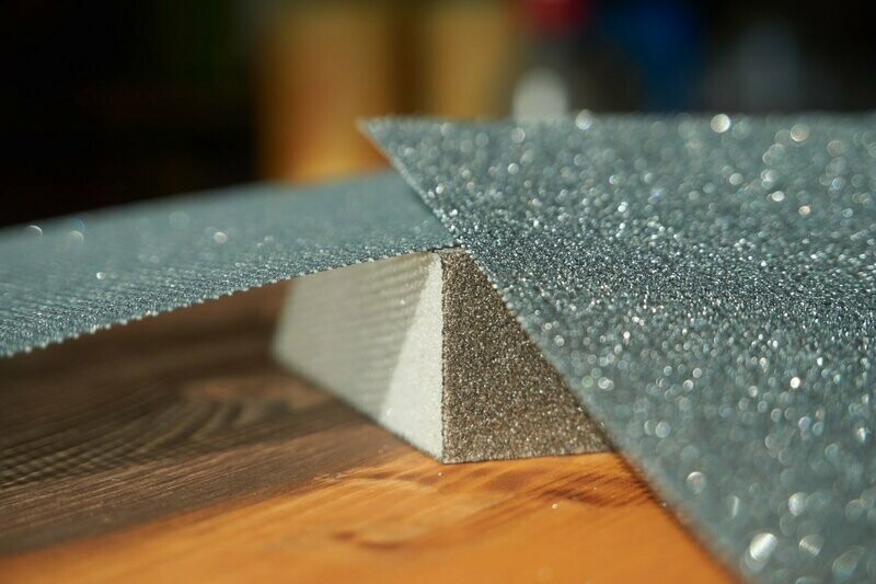 Feuilles treillis abrasifs à mailles ouvertes