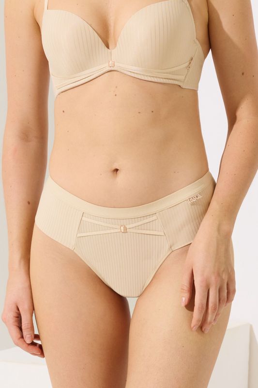Lisca string Laura