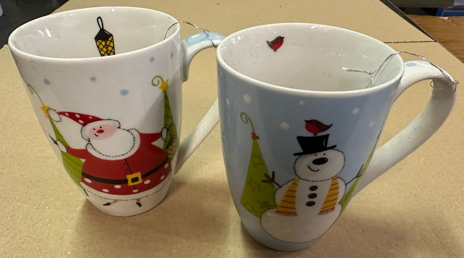 Theetas Porcelijn /kerst-sneeuwman motief /per 2stuks 35cl •