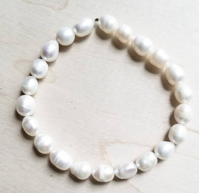 Stretch Pearl Bracelet