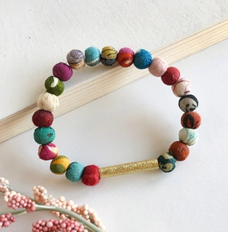 Kantha Linear Bar Barcelet