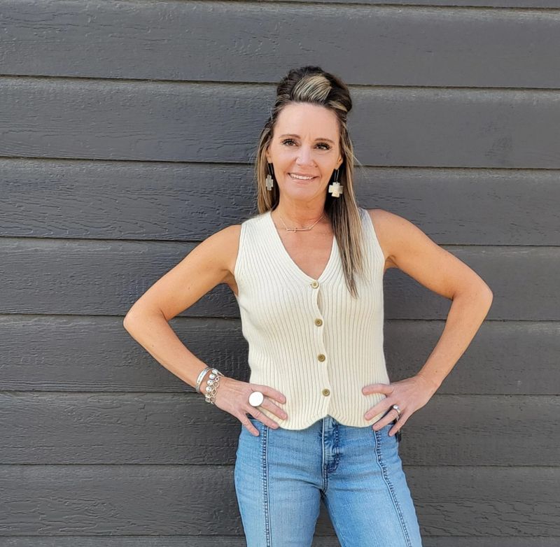 Elan Natural Vest Button Down