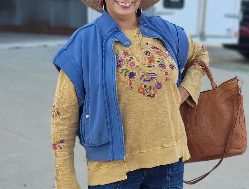 Tru Luxe Gold Sweatshirt W/ Embroidery