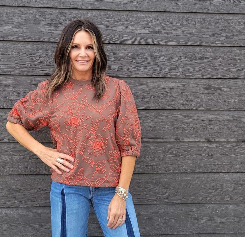 Ivy Jane Brun Floral Knit Top