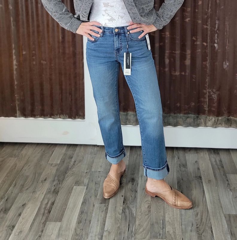 Liverpool Marley Girlfriend Campus