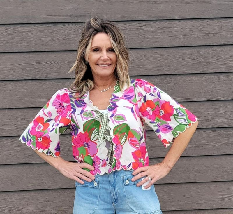 THML Short Sleeve Floral Pattern Top